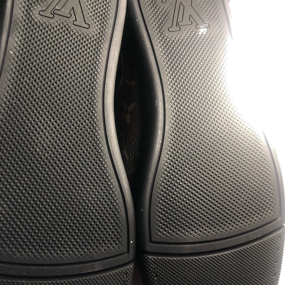 Louis Vuitton Slalom Monogram Canvas Sneaker - Picture 6 of 7